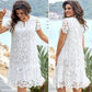 💃Rochie florală albă cu decupaj elegant - Mărime mare