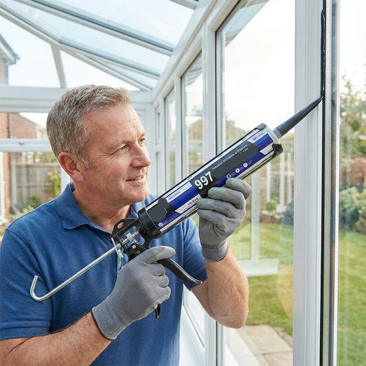 Voděodolný silikonový tmel v námořní kvalitě